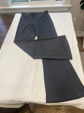 🔥🔥Aeropostale Women's Charcoal Gray Yoga Flare Leggings